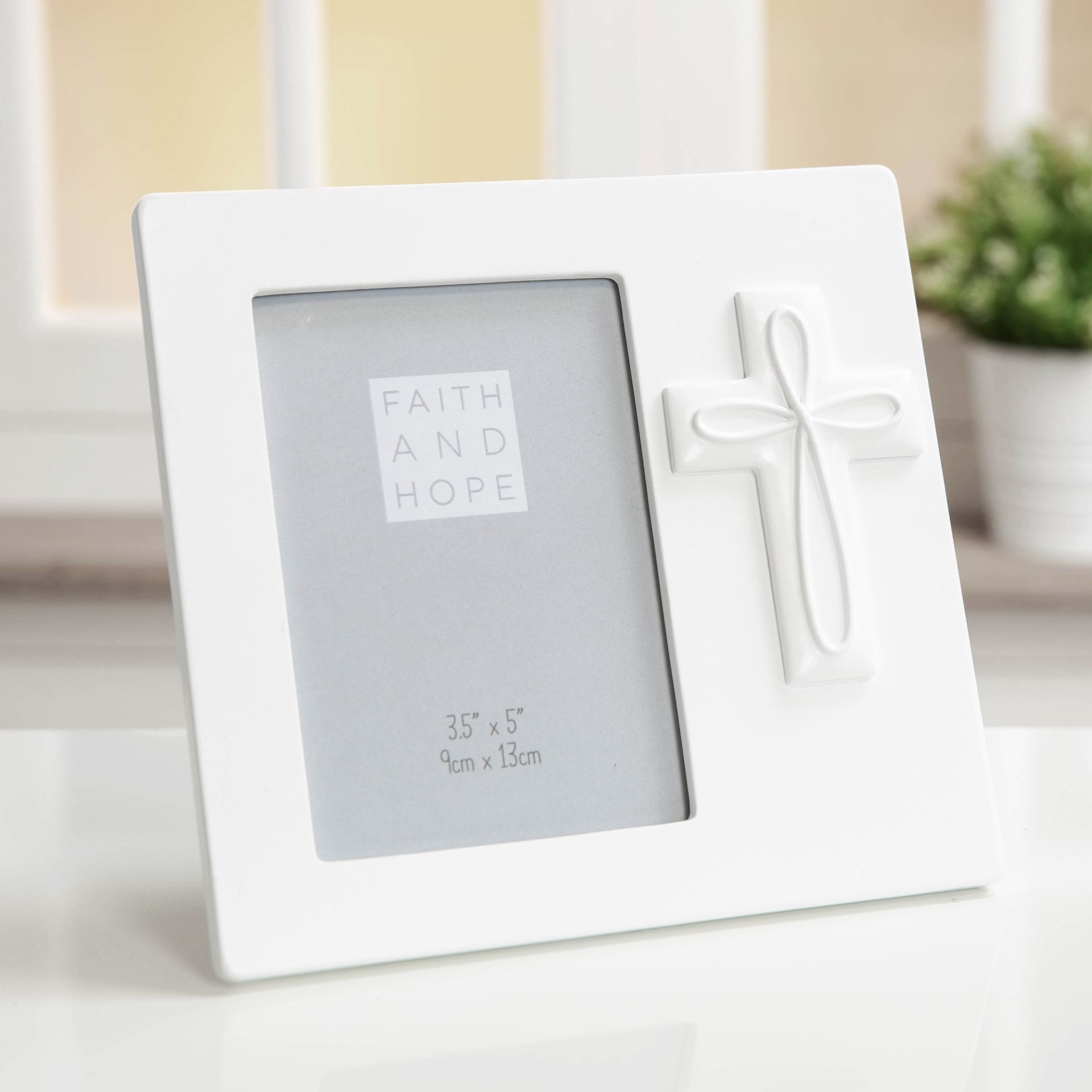 Crossed Frame Faith & Hope White Resin Cross Frame – Lu Lu's Gift Company